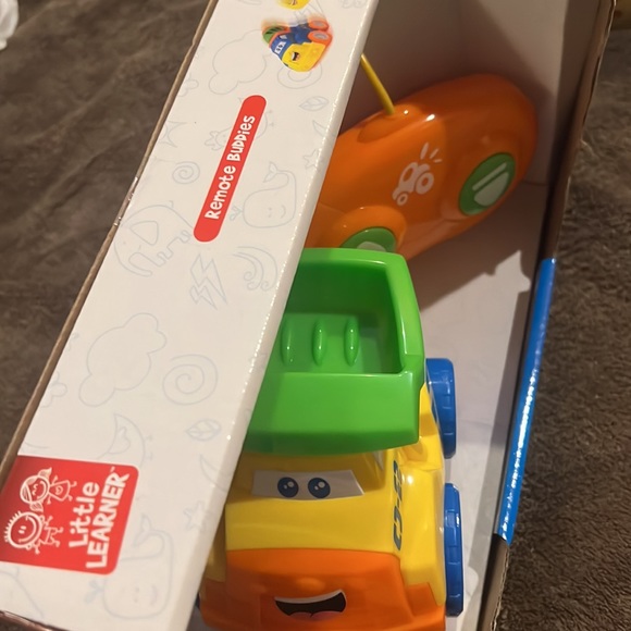 Little Learners remote car/truck - Picture 2 of 3